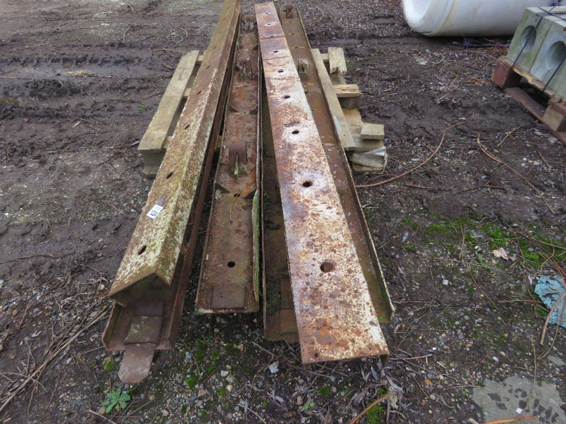 6 X ROAD FORMS, 6" DEPTH. THIS LOT IS SOLD UNDER THE AUCTIONEERS MARGIN SCHEME, THEREFORE NO VAT WIL - Image 2 of 3