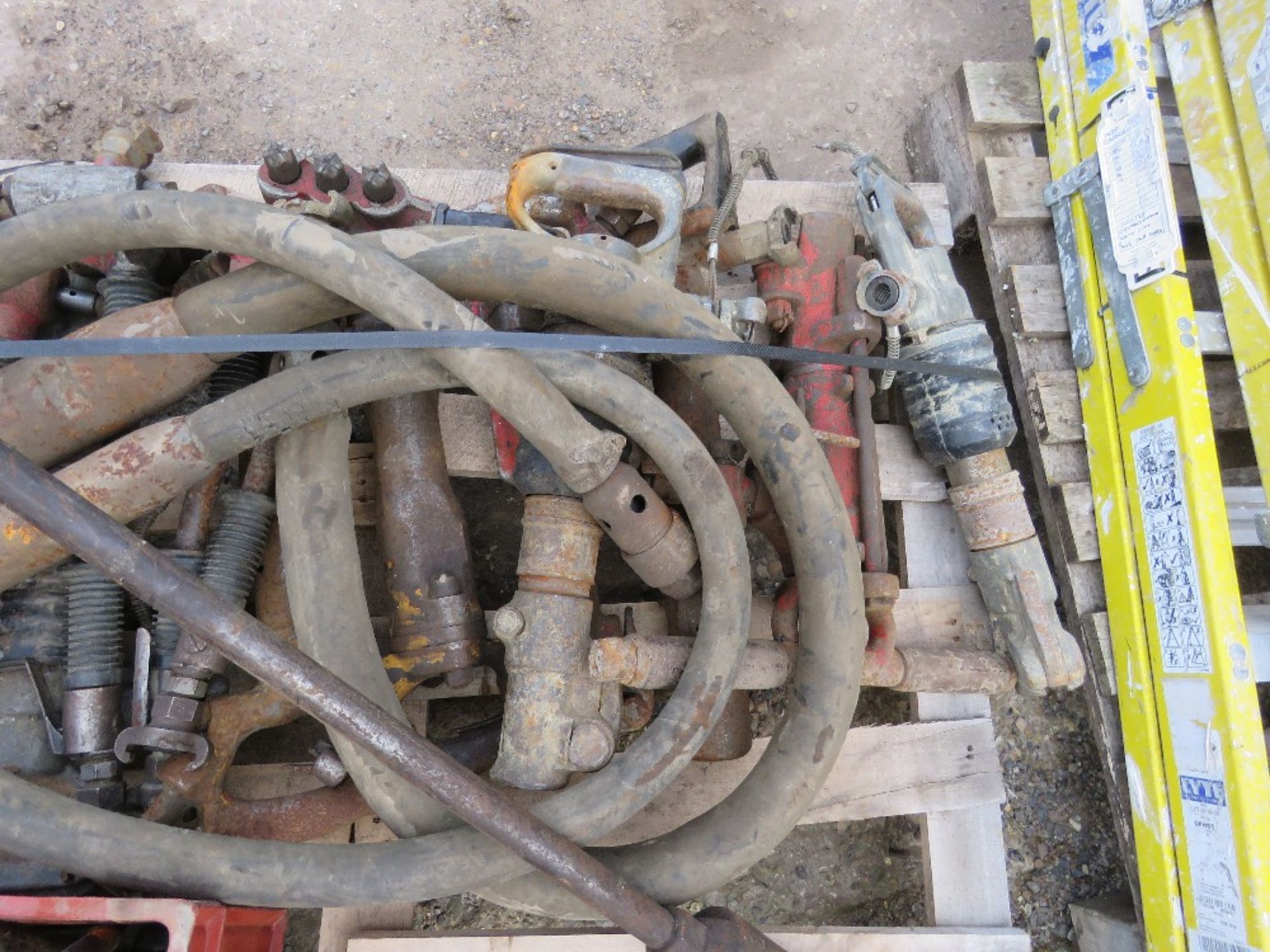 PALLET CONTAINING 2 ROCK DRILLS, BREAKERS AND DEMOLITION PICKS. - Image 5 of 5