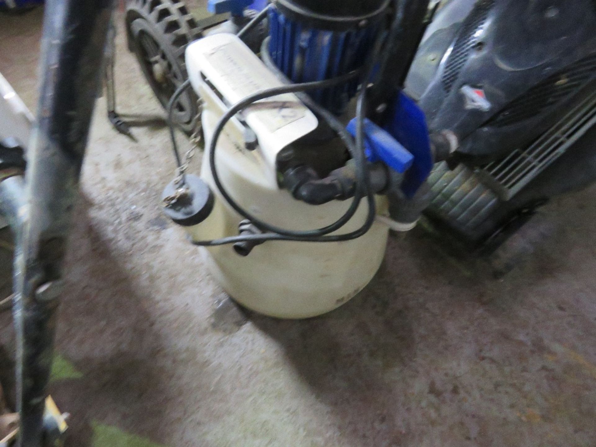 POWER FLUSH UNIT FOR CENTRAL HEATING, 240 VOLT POWERED. THIS LOT IS SOLD UNDER THE AUCTIONEERS MARGI