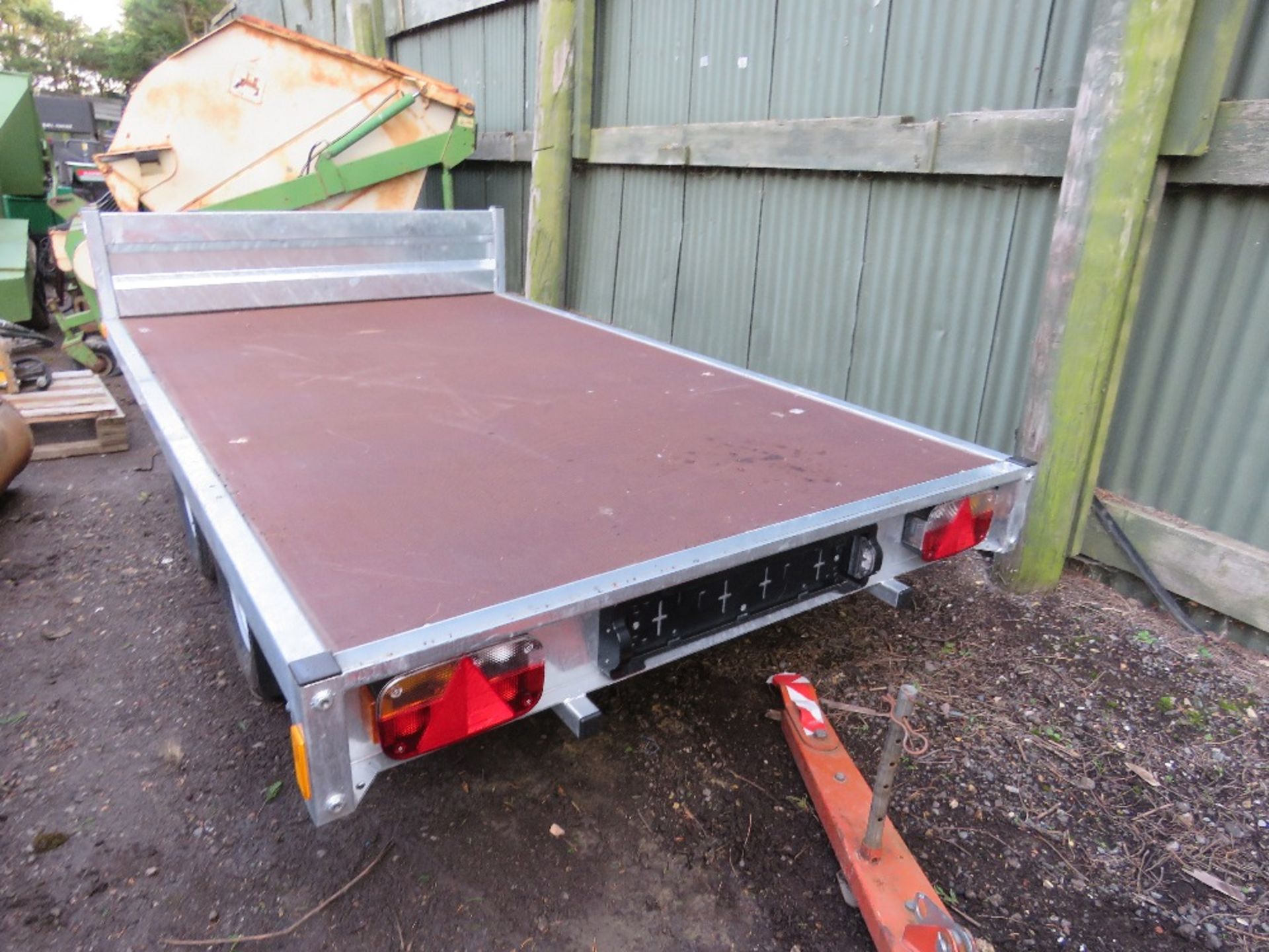 BLUELINE 2000KG RATED FLAT TRAILER, 8FT X 5FT APPROX BED SIZE. SN:SA9P20085MA140092 YEAR 2021 BUILD. - Image 6 of 7
