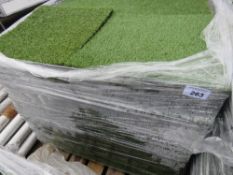 PALLET OF HEAVY DUTY ASTRO TURF SQUARES, 50CM X 50CM @ 30MM DEPTH. RUBBER BACKED THEY CLIP TOGETHER