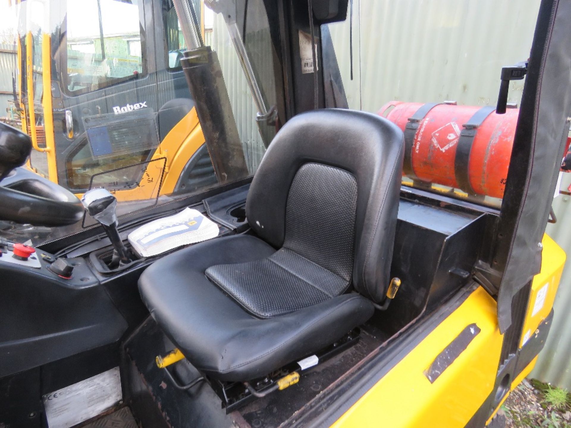 JCB 30G TELETRUK, YEAR 2012, GAS POWERED TELESCOPIC HANDLER, 3TONNE LIFT. SN:JCBTLT30J01540905. SOUR - Image 13 of 17