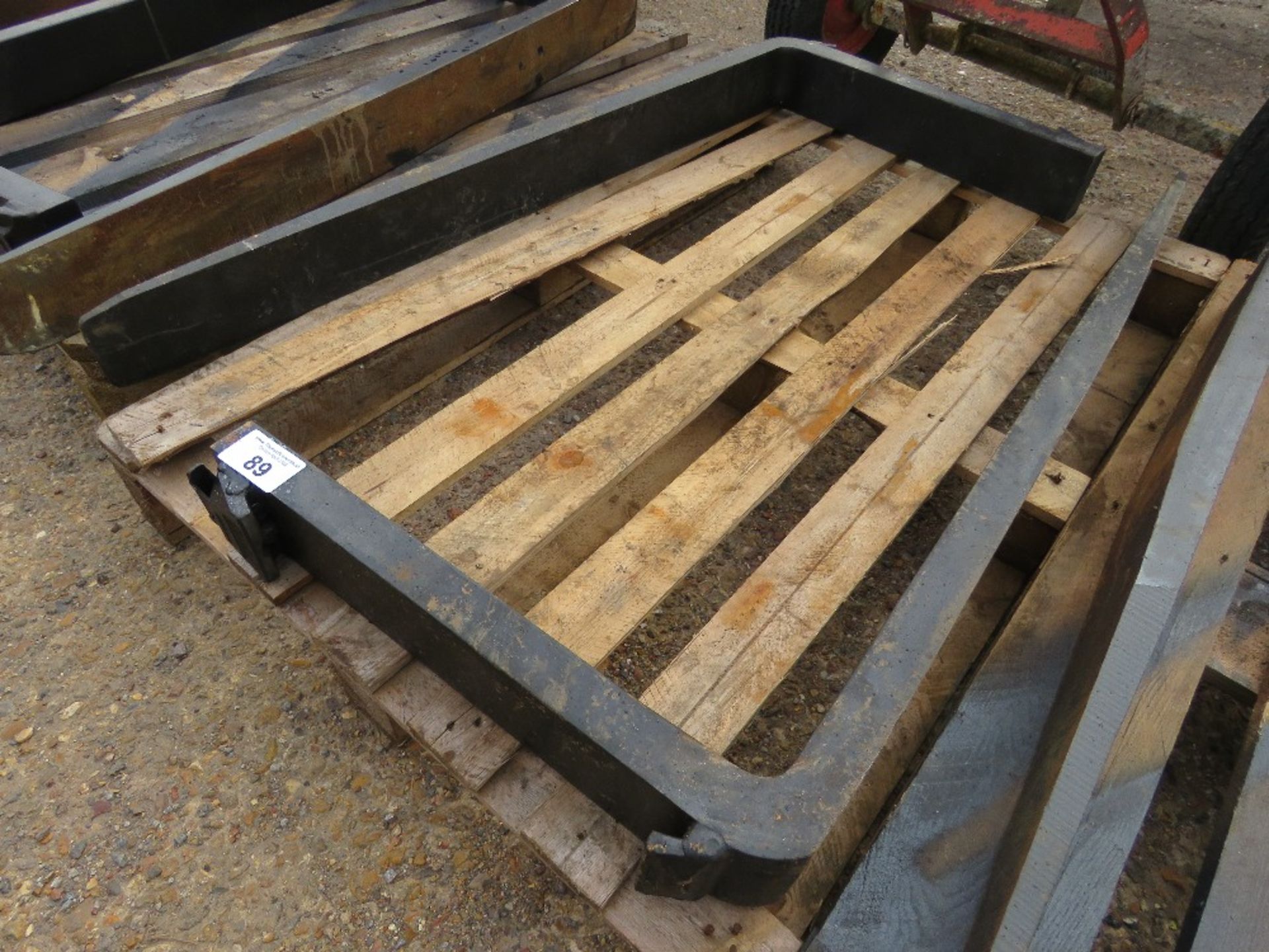 PAIR OF FORKLIFT TINES, SUITABLE FOR 16" CARRIAGE. - Image 2 of 2
