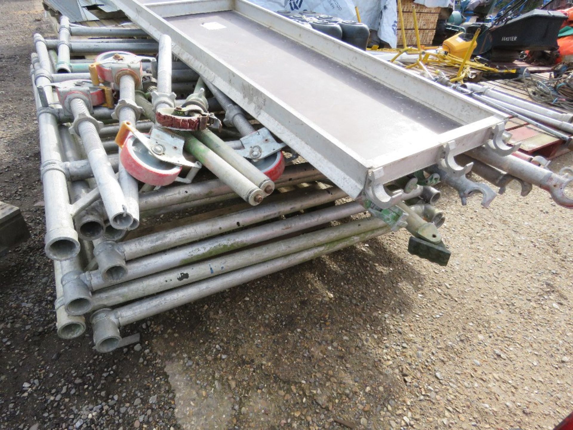 PALLET OF ASSORTED SCAFFOLD TOWER FRAMES AND PARTS. - Image 2 of 3