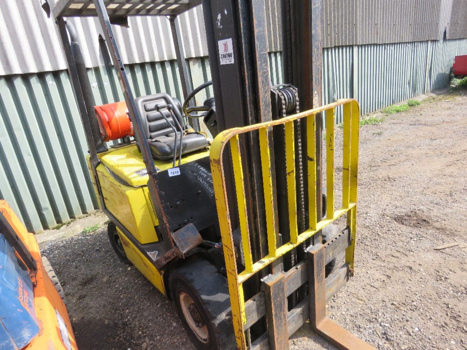 YALE GAS POWERED FORKLIFT, 1.5TONNE RATED. STARTER TURNING BUT NOT ENGAGING, THEREFORE WE HAVE BEEN