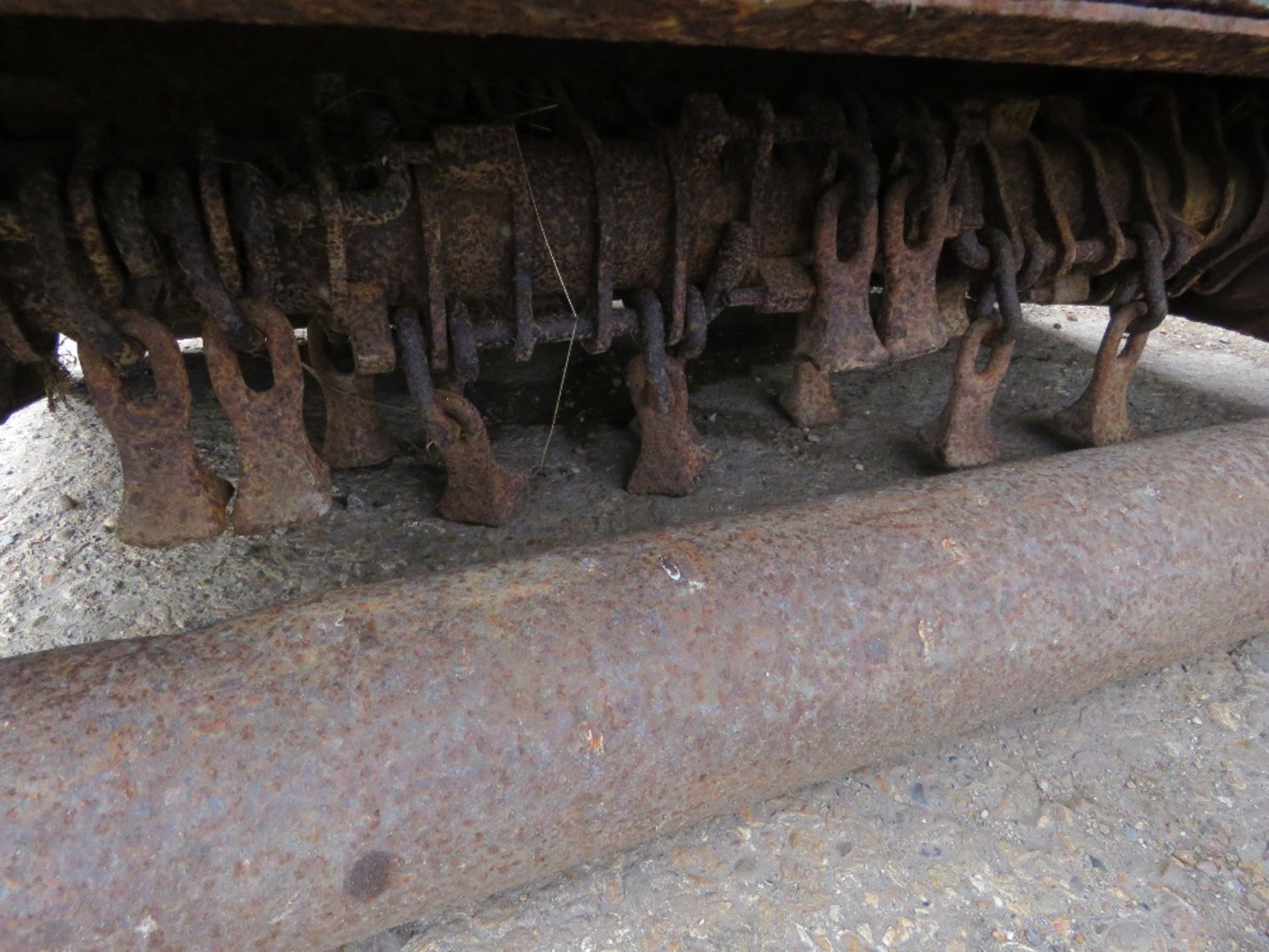 HEAVY DUTY FLAIL MOWER FOR THREE POINT LINKAGE, 1METRE WIDE APPROX WITH PTO HYDRAULIC PUMP. - Image 4 of 4