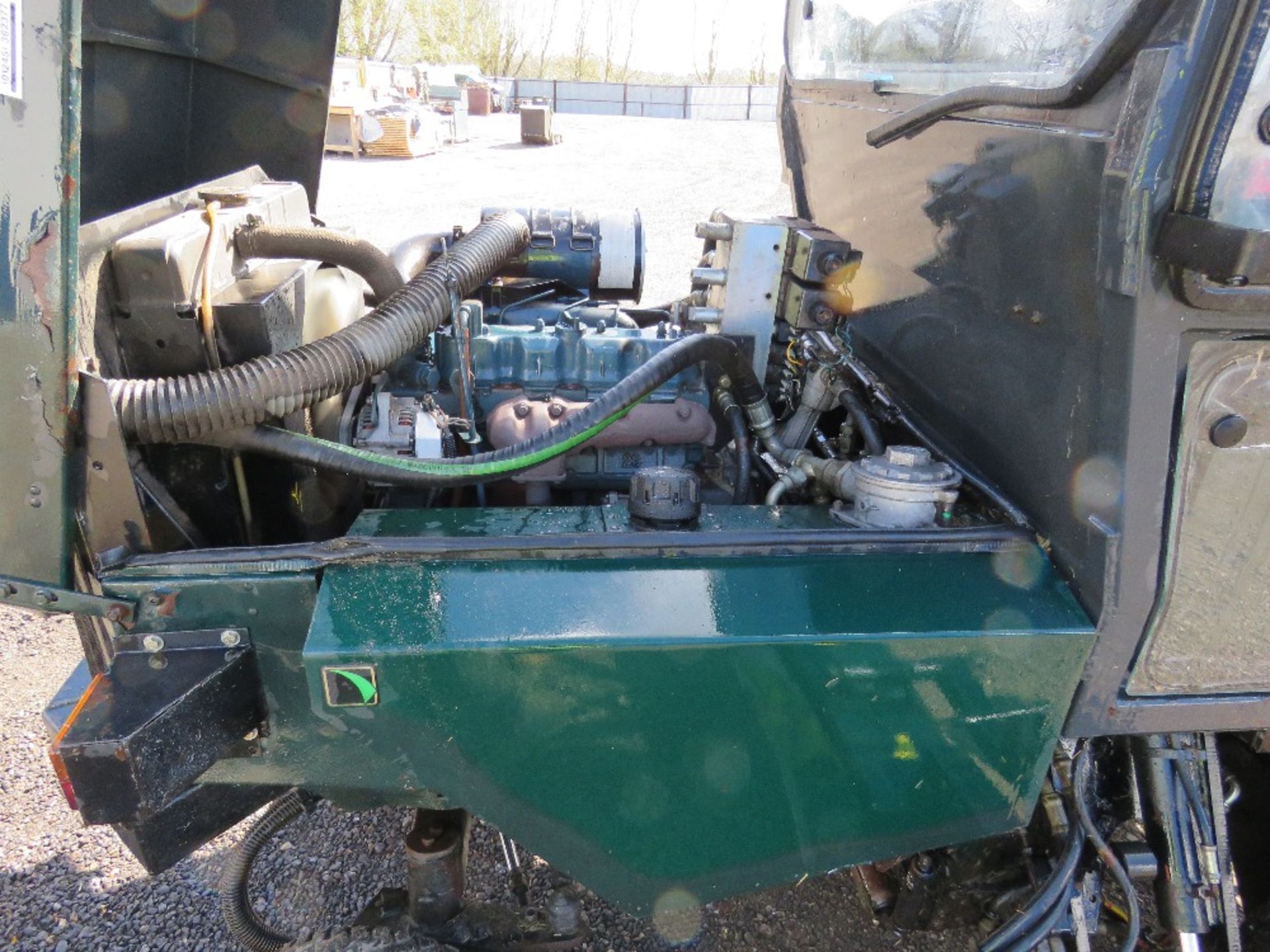 HAYTER 5 GANG T44 CABBED RIDE ON CYLINDER MOWER WITH KUBOTA ENGINE. WHEN TESTED WAS SEEN TO DRIVE, M - Image 3 of 13