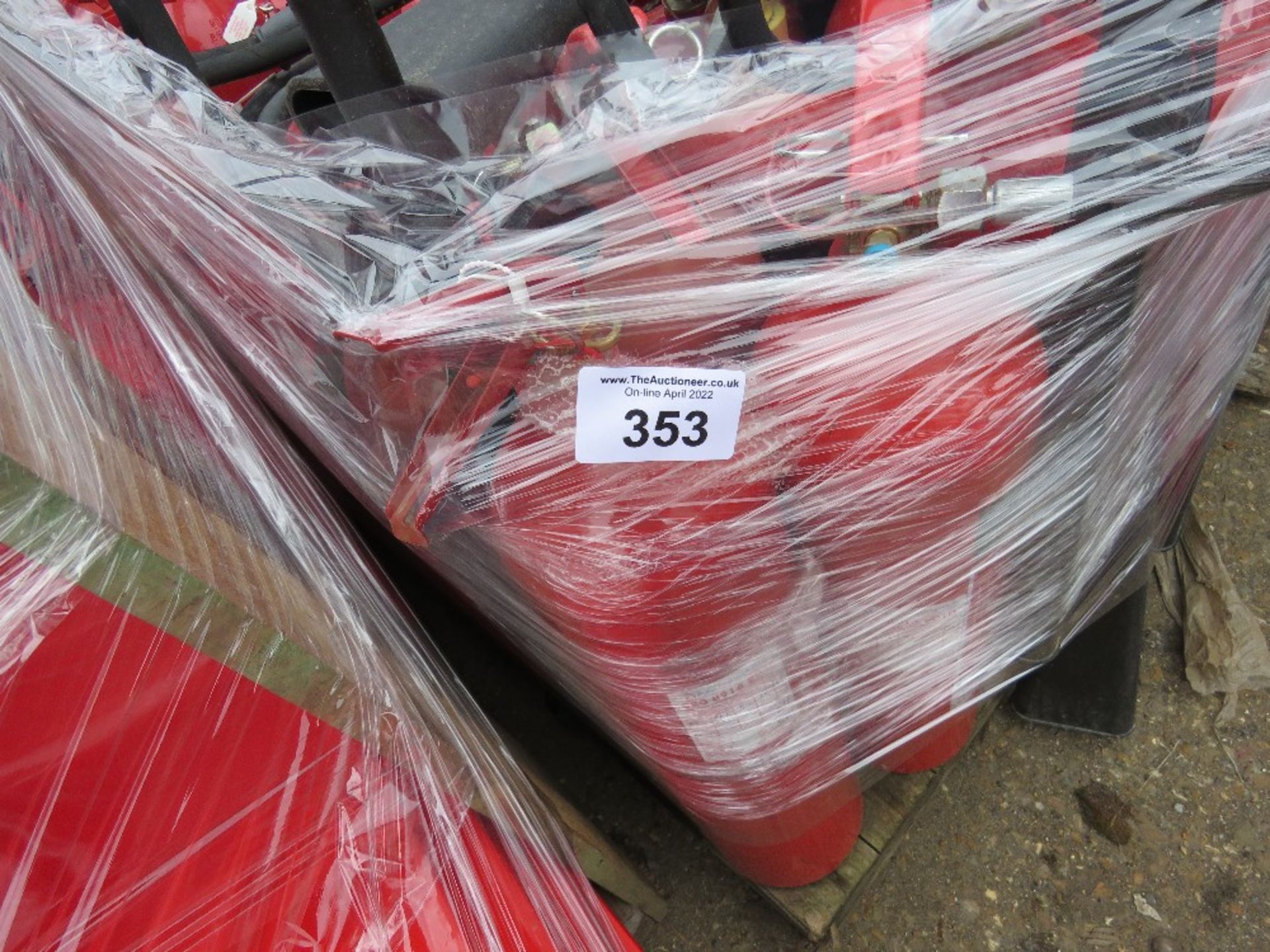 PALLET OF ASSORTED FIRE EXTINGUISHERS, MAINLY CO2 TYPE. SOURCED FROM LONDON OFFICE BLOCK. REQUIRE CE - Image 3 of 3