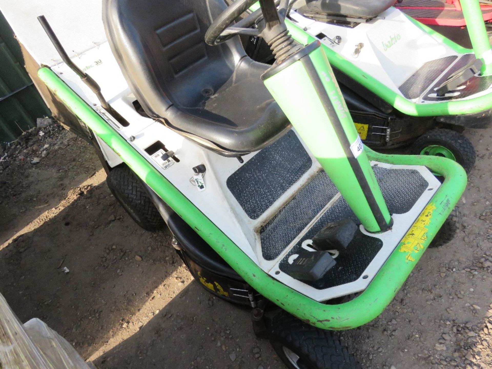 ETESIA RIDE ON MOWER WITH REAR COLLECTOR. PETROL ENGINED. - Image 2 of 4