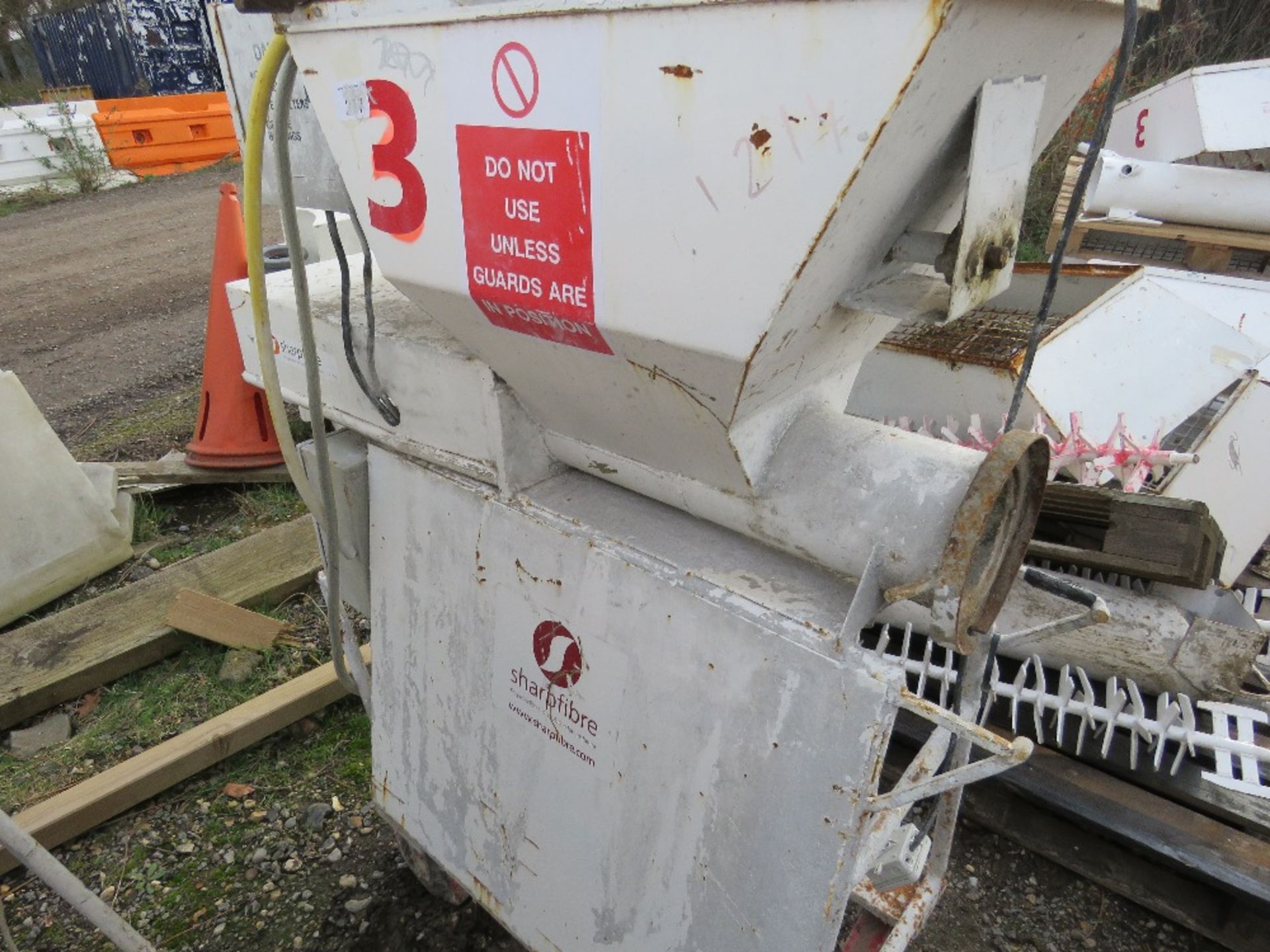 QUANTITY OF SCREED ADDITIVE MIXING UNITS INCLUDING CONVEYOR PARTS ETC. - Image 7 of 9