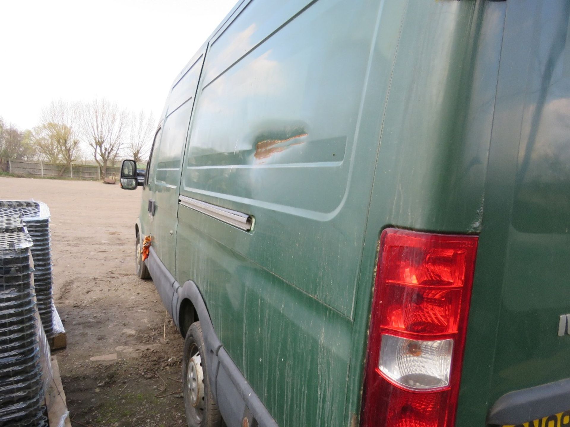 IVECO 35.125 PANEL VAN WITH HIGH ROOF REG:GN08 JTX. MOT EXPIRED, V5 TO APPLY FOR. WHEN TESTED WAS SE - Image 7 of 9