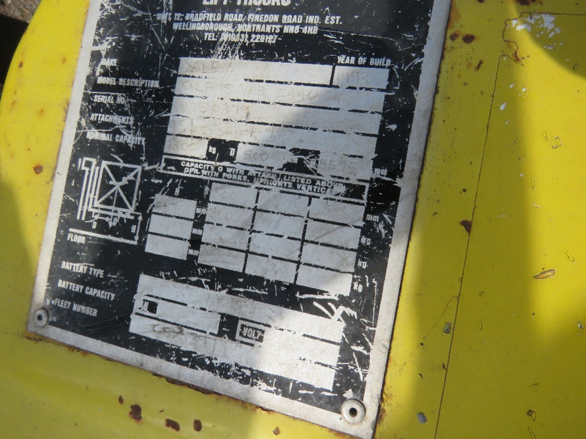 YALE GAS POWERED FORKLIFT, 1.5TONNE RATED. STARTER TURNING BUT NOT ENGAGING, THEREFORE WE HAVE BEEN - Image 7 of 8