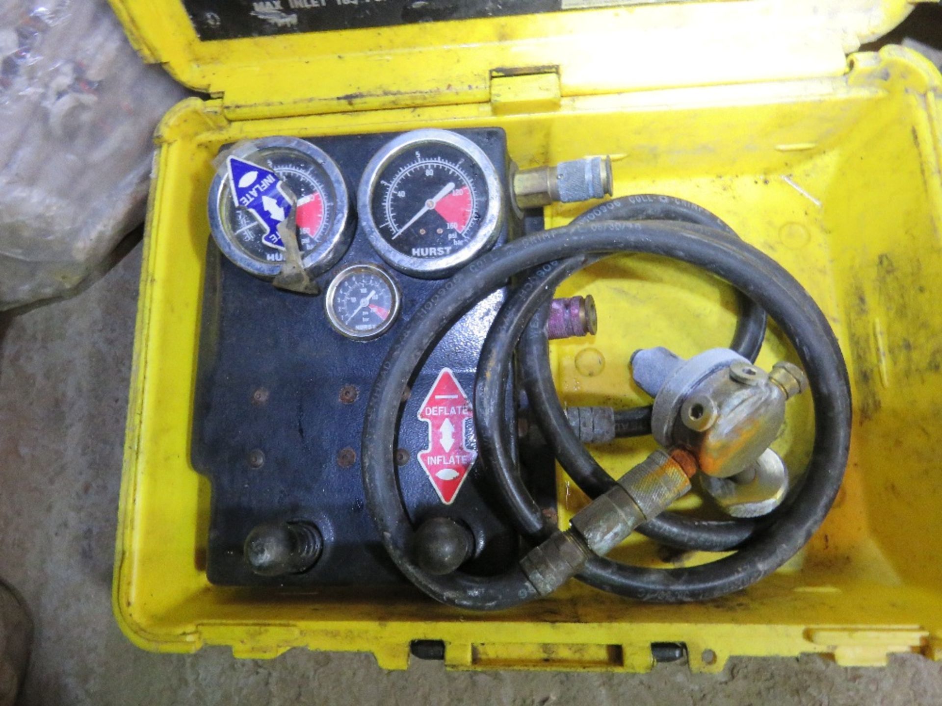 AIRBAG CONTROLLER UNIT.. THIS LOT IS SOLD UNDER THE AUCTIONEERS MARGIN SCHEME, THEREFORE NO VAT WILL