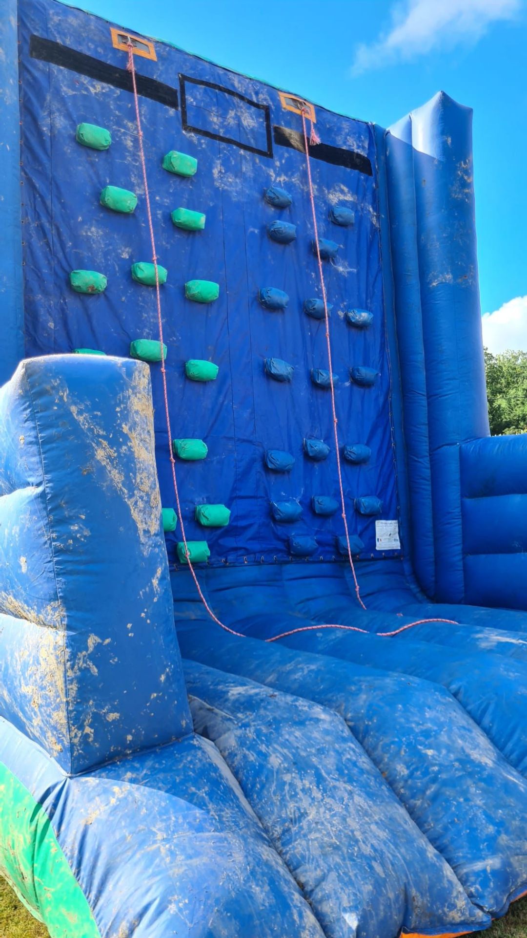 LARGE INFLATABLE CLIMBING WALL WITH 2 X 240VOLT POWERED BLOWERS. - Image 7 of 8