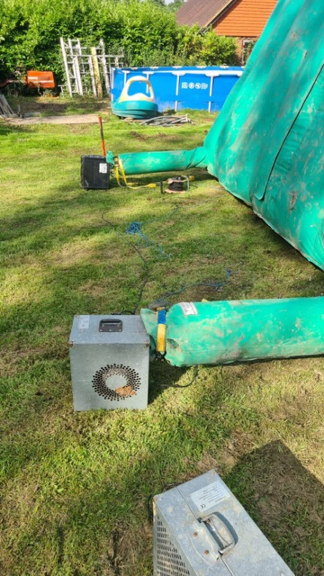 LARGE INFLATABLE CLIMBING WALL WITH 2 X 240VOLT POWERED BLOWERS. - Image 8 of 8