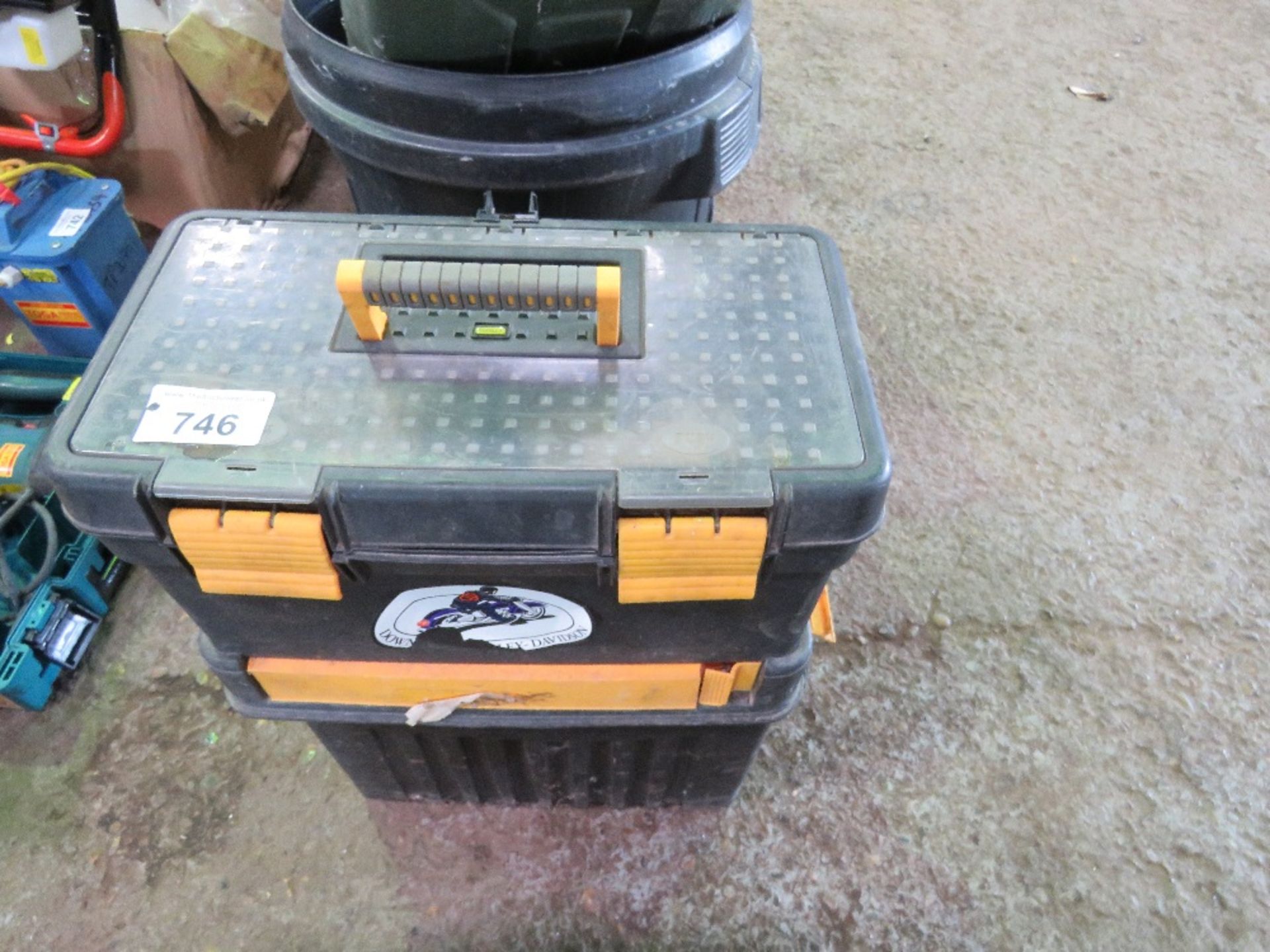 TOOL BOX UNIT WITH LARGE QUANTITY OF ASSORTED TOOLS. THIS LOT IS SOLD UNDER THE AUCTIONEERS MARGIN S