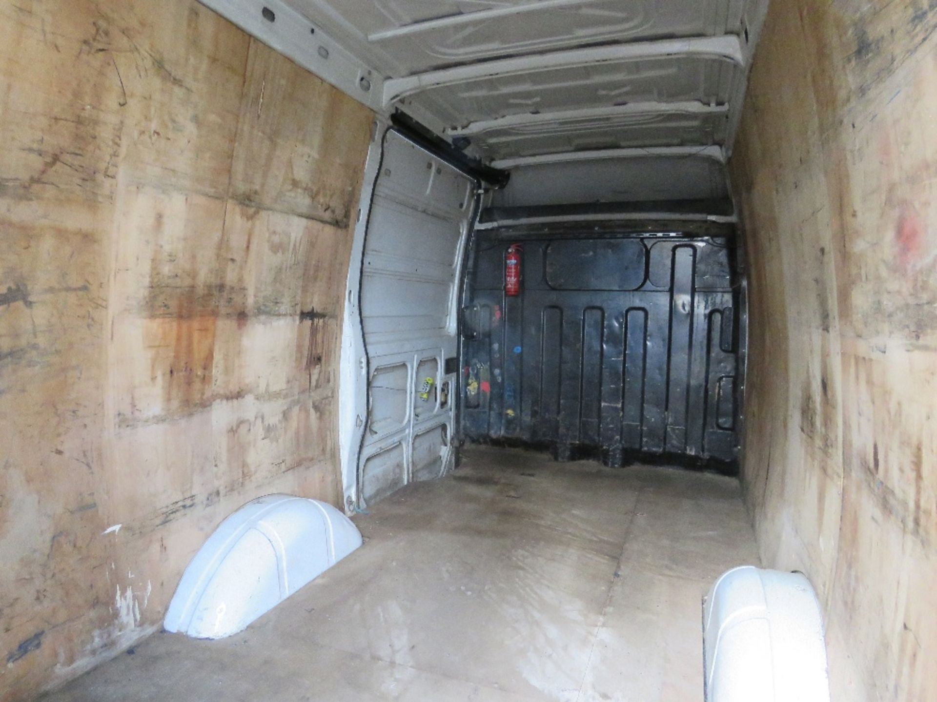 IVECO 35.125 PANEL VAN WITH HIGH ROOF REG:GN08 JTX. MOT EXPIRED, V5 TO APPLY FOR. WHEN TESTED WAS SE - Image 9 of 9