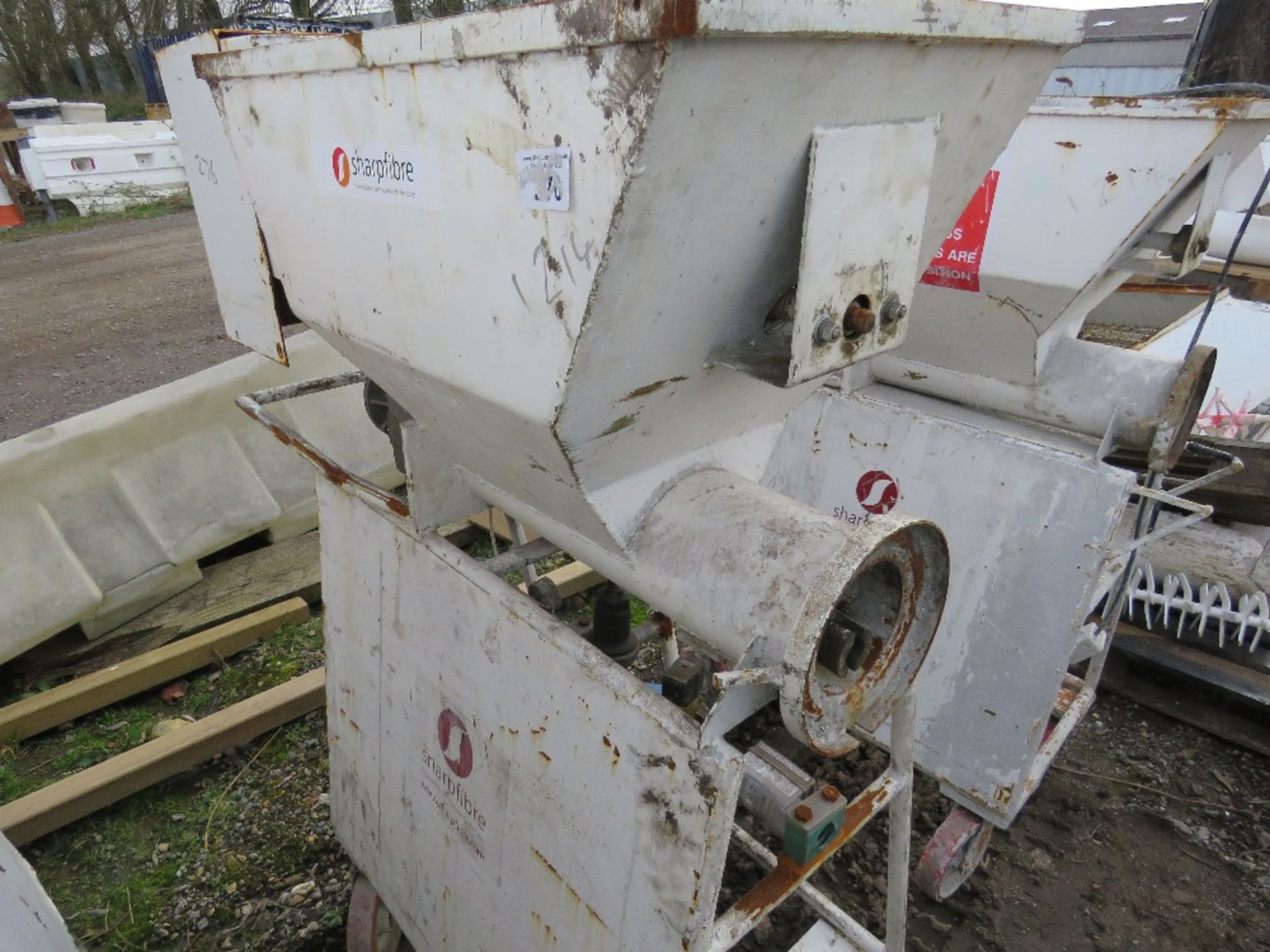 QUANTITY OF SCREED ADDITIVE MIXING UNITS INCLUDING CONVEYOR PARTS ETC. - Image 6 of 9