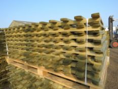 STACK OF 16 X PICKET TYPE FENCE PANELS: 1M HEIGHT X 1.83M LENGTH APPROX.