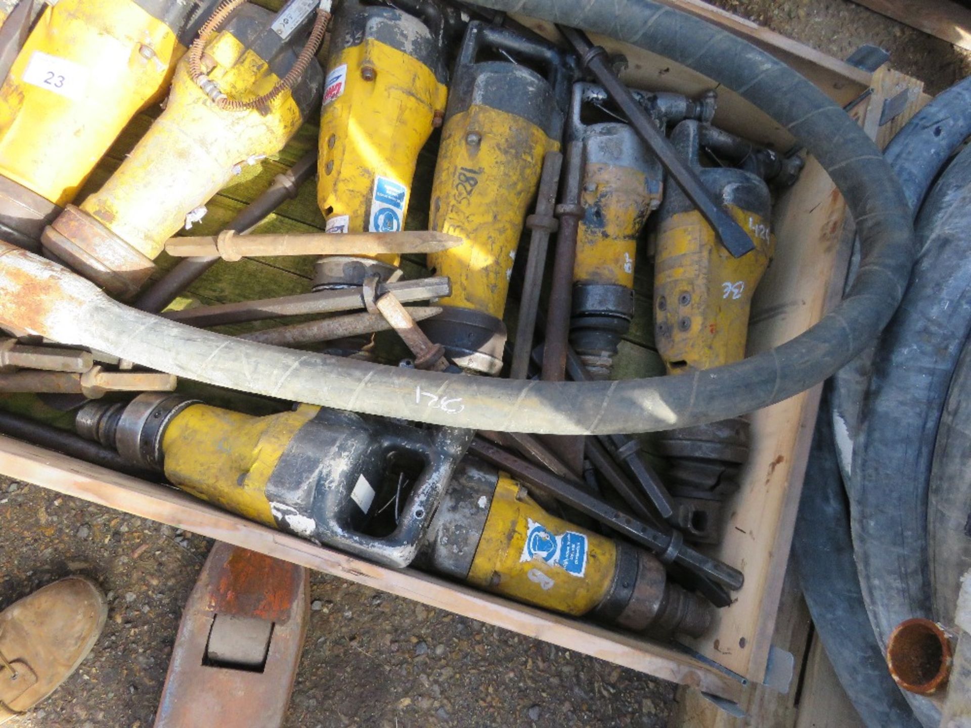 STILLAGE CONTAINING 9 X ATLAS COPCO DEMOLITION PLICKS PLUS POINST AND AN AIR POKER. - Image 3 of 3