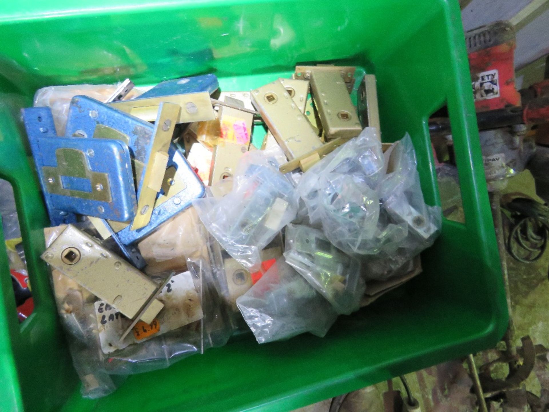 6 X BOXES OF FIXINGS AND SUNDRY WORKSHOP ITEMS. - Image 6 of 7