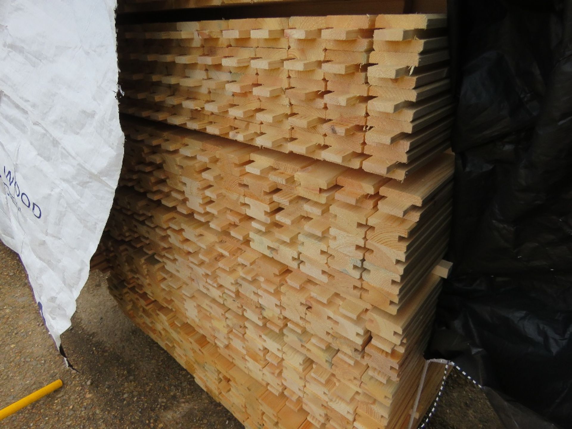 EXTRA LARGE STACK OF UNTREATED H SECTION BATTENS ( 2 X BUNDLES) @ 1.56M LENGTH X 55MM X 35MM APPROX, - Image 3 of 4