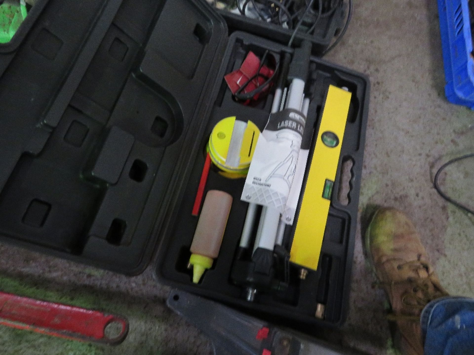 LASER LEVEL SET IN A CASE, LITTLE SIGN OF USEAGE. SOURCED FROM SITE CLEARANCE. THIS LOT IS SOLD UNDE - Image 2 of 2