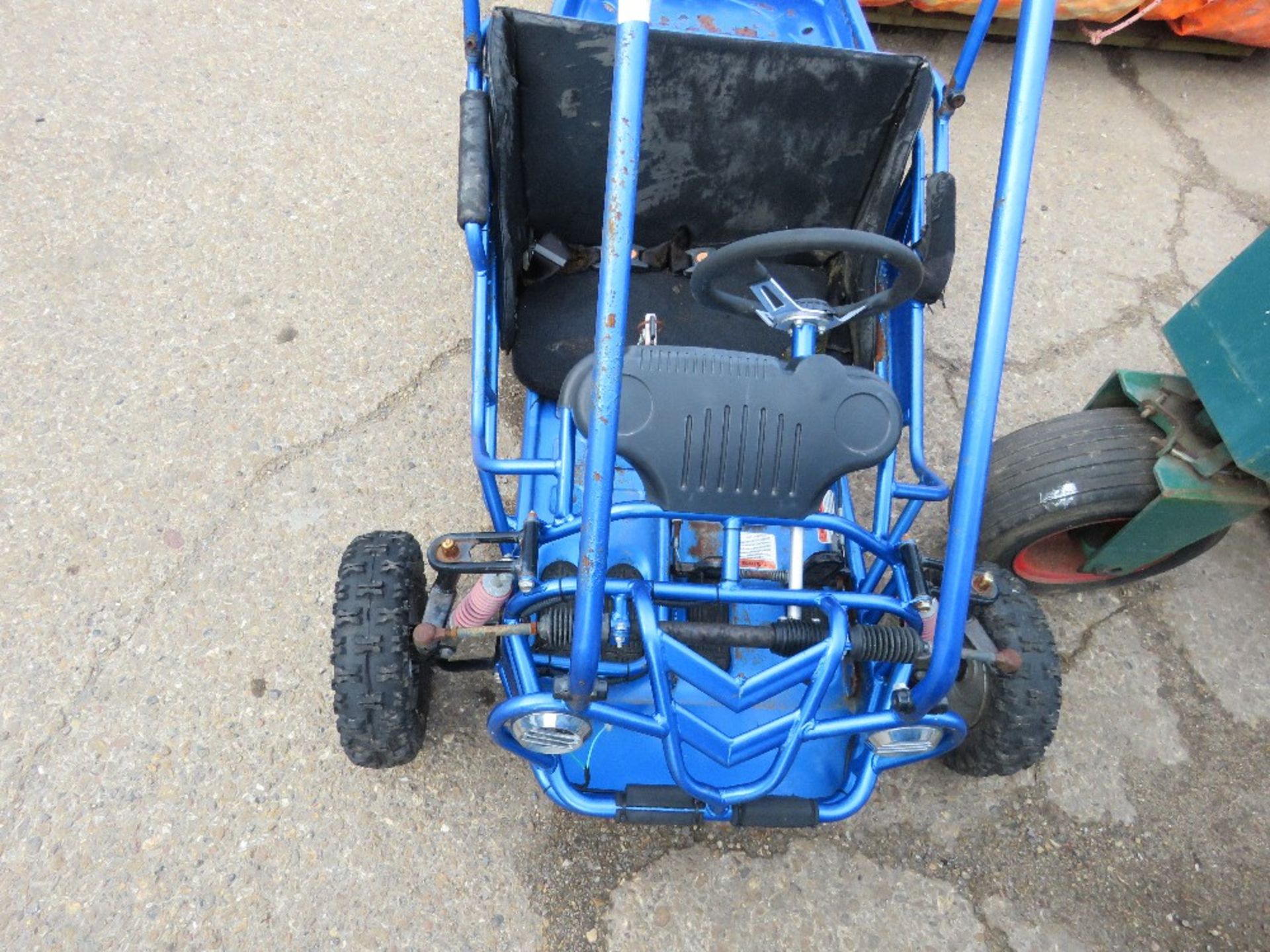 QUADZILLA MICRO RV CHILD'S OFF ROAD BUGGY. WHEN TESTED WAS SEEN TO START AND DRIVE. HAS BEEN STANDIN - Image 4 of 4