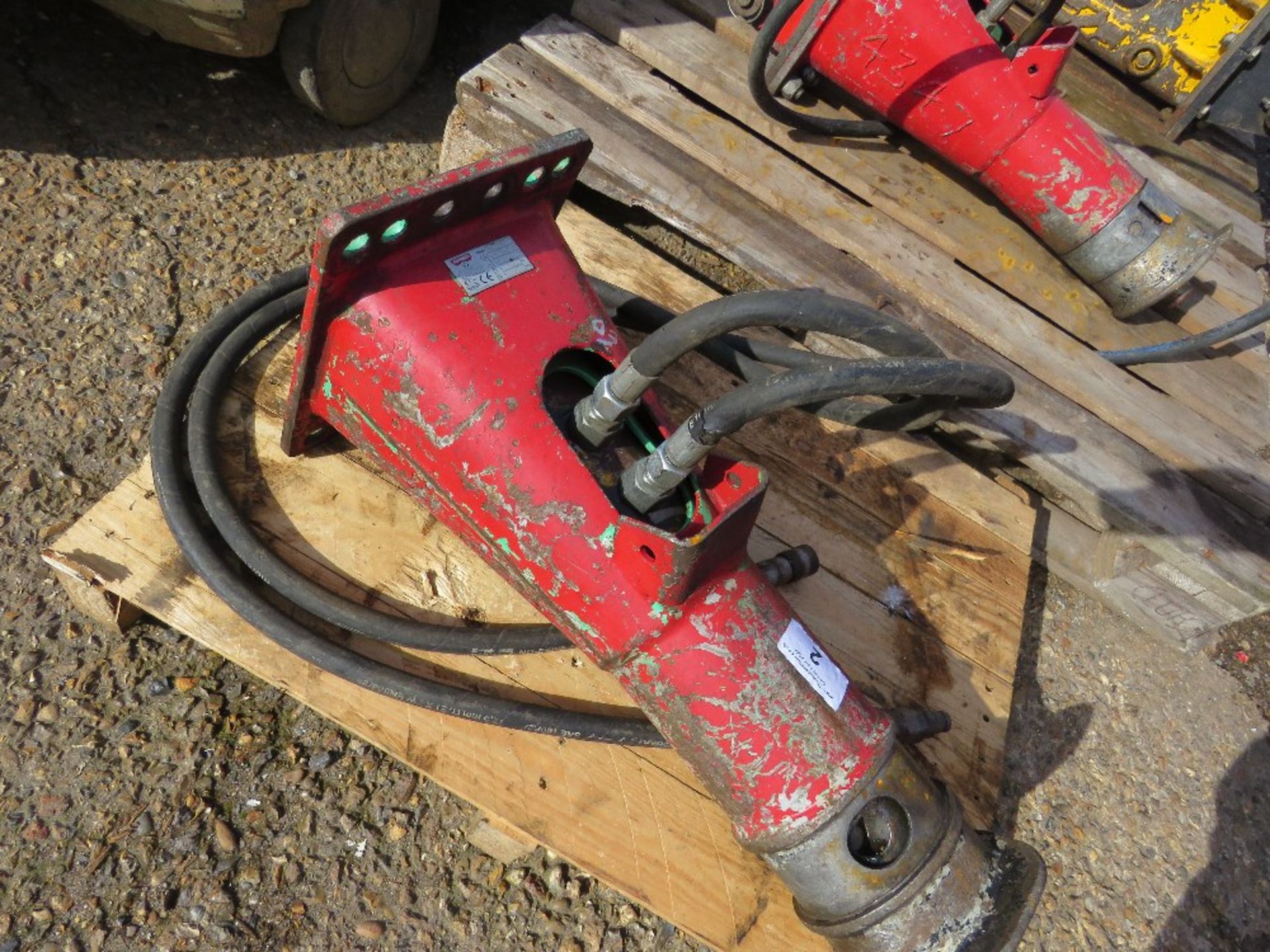 MONTABERT SC8 EXCAVATOR BREAKER. NO POINT OR HEADSTOCK. - Image 2 of 5