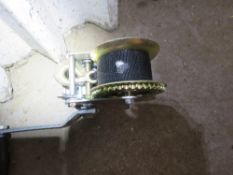 SMALL SIZED STRAP BOAT WINCH.