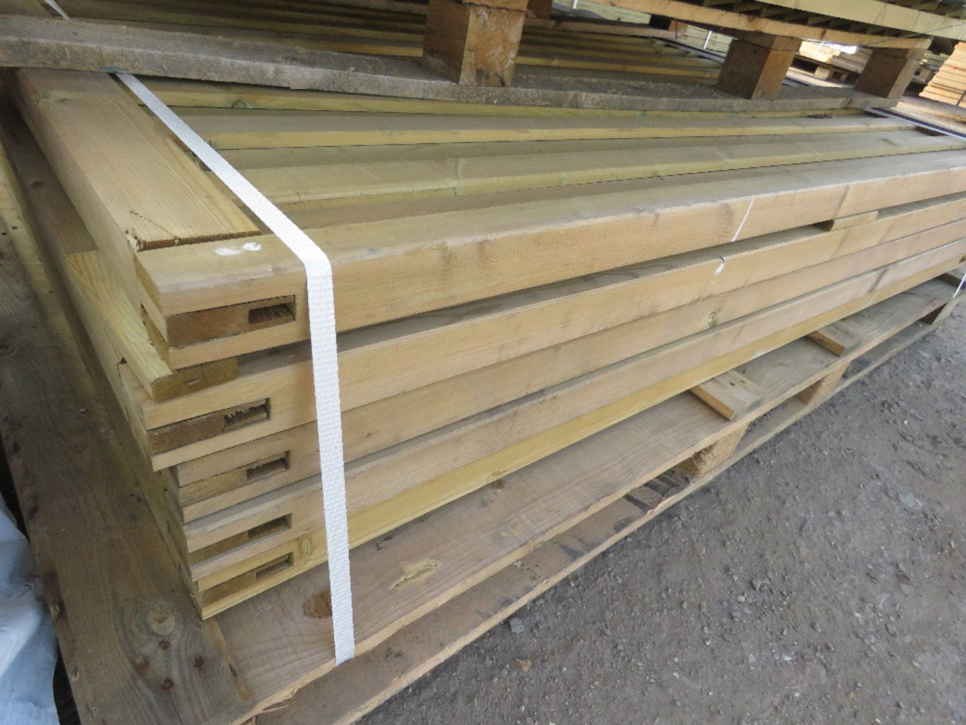 STACK OF ASSORTED FENCING PANELS, 17NO IN TOTAL APPROX. - Image 5 of 5