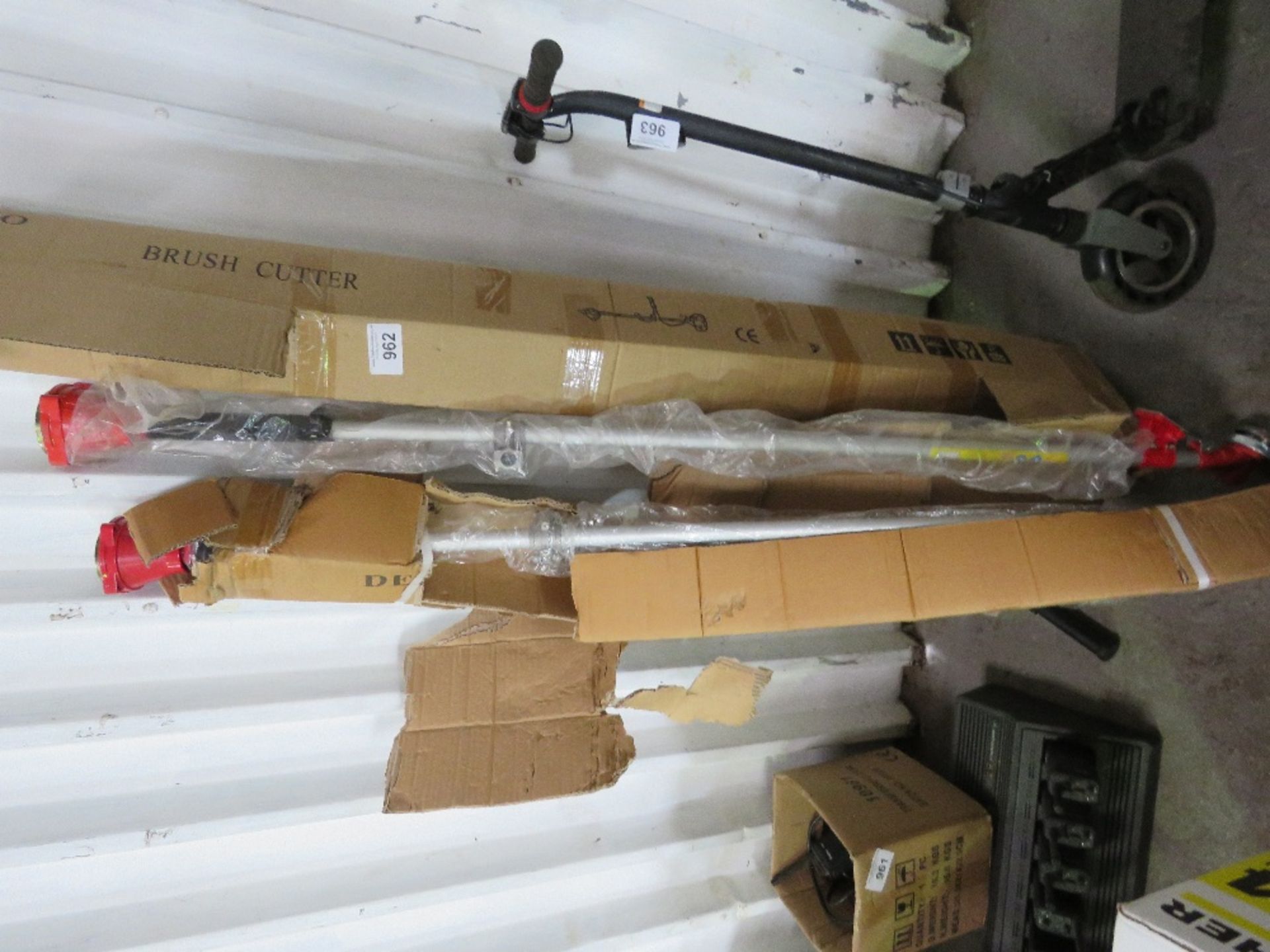 3 X UNUSED BRUSH CUTTER SHAFTS. THIS LOT IS SOLD UNDER THE AUCTIONEERS MARGIN SCHEME, THEREFORE NO V - Image 2 of 2