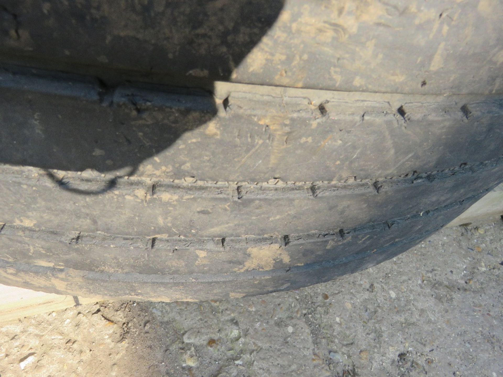 LORRY TYRE, 295/80R22.5 SIZE. THIS LOT IS SOLD UNDER THE AUCTIONEERS MARGIN SCHEME, THEREFORE NO VA - Image 3 of 3