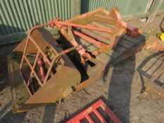 MASSEY FERGUSON FOREND LOADER WITH BUCKET AND RAMS ETC.