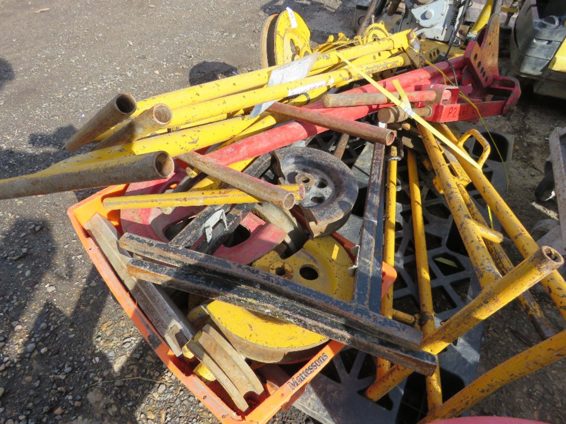 PALLET OF PIPE VICES, BENDERS AND FORMS ETC. THIS LOT IS SOLD UNDER THE AUCTIONEERS MARGIN SCHEME, T - Image 4 of 4