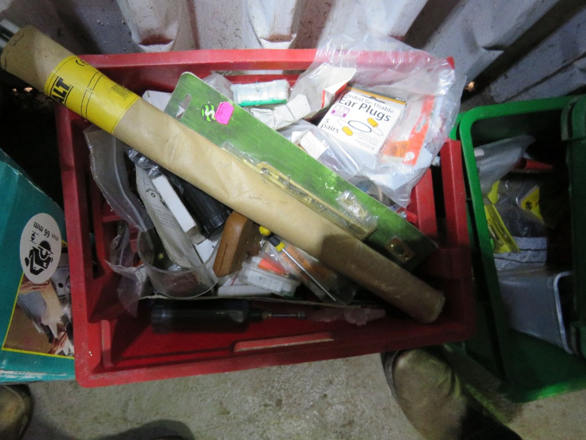 6 X BOXES OF FIXINGS AND SUNDRY WORKSHOP ITEMS. - Image 4 of 7