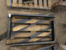 PAIR OF FORKLIFT TINES, SUITABLE FOR 16" CARRIAGE.