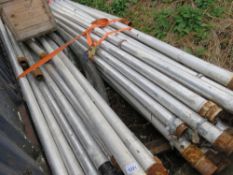 LARGE QUANTITY OF SCREED PUMP PIPES, MOST APPEAR TO BE ALUMINIUM BUT SOME ARE RUBBER FLEXIBLE UNITS.