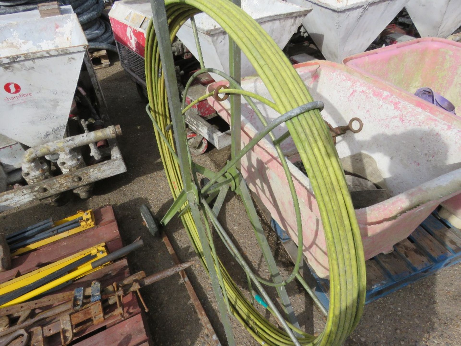 LARGE CABLE RODDING REEL.