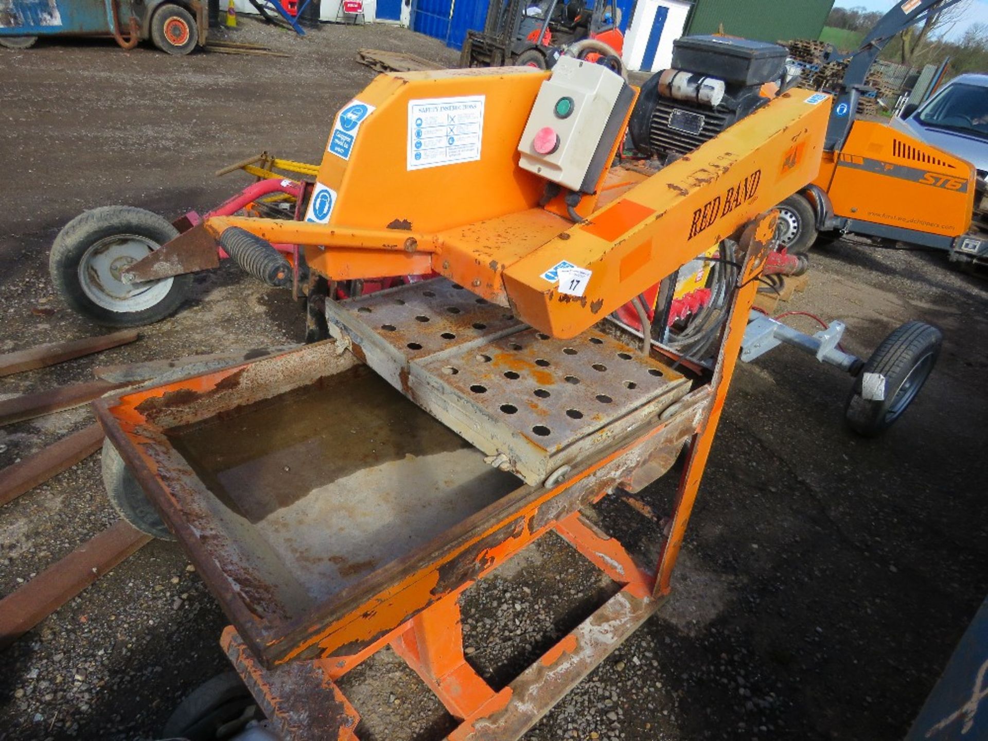 REDBAND 110VOLT SLAB CUTTING SAWBENCH.