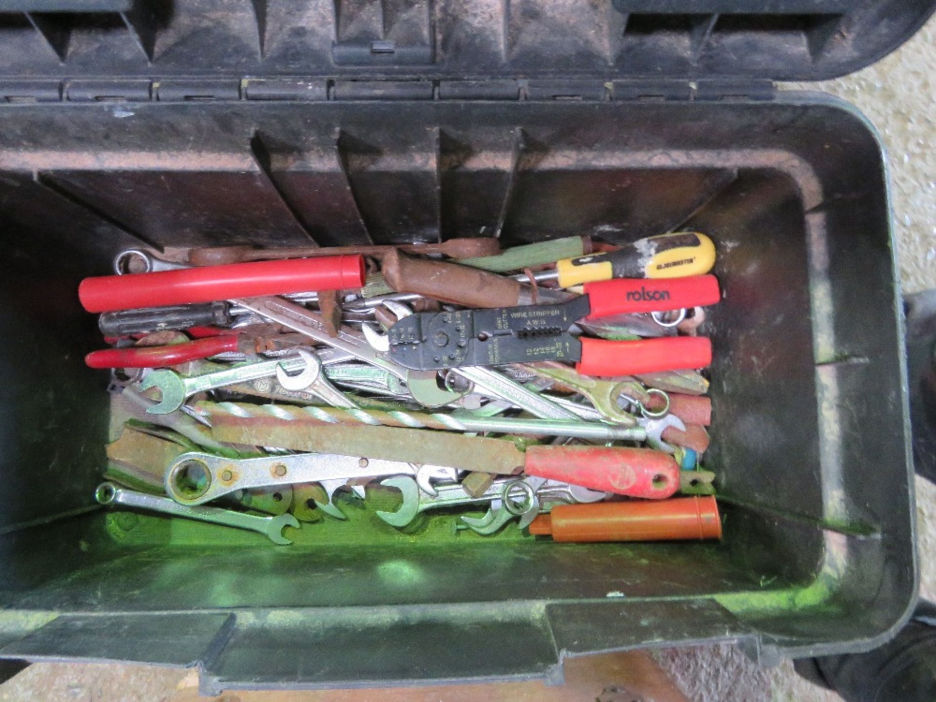 TOOL BOX UNIT WITH LARGE QUANTITY OF ASSORTED TOOLS. THIS LOT IS SOLD UNDER THE AUCTIONEERS MARGIN S - Image 3 of 3