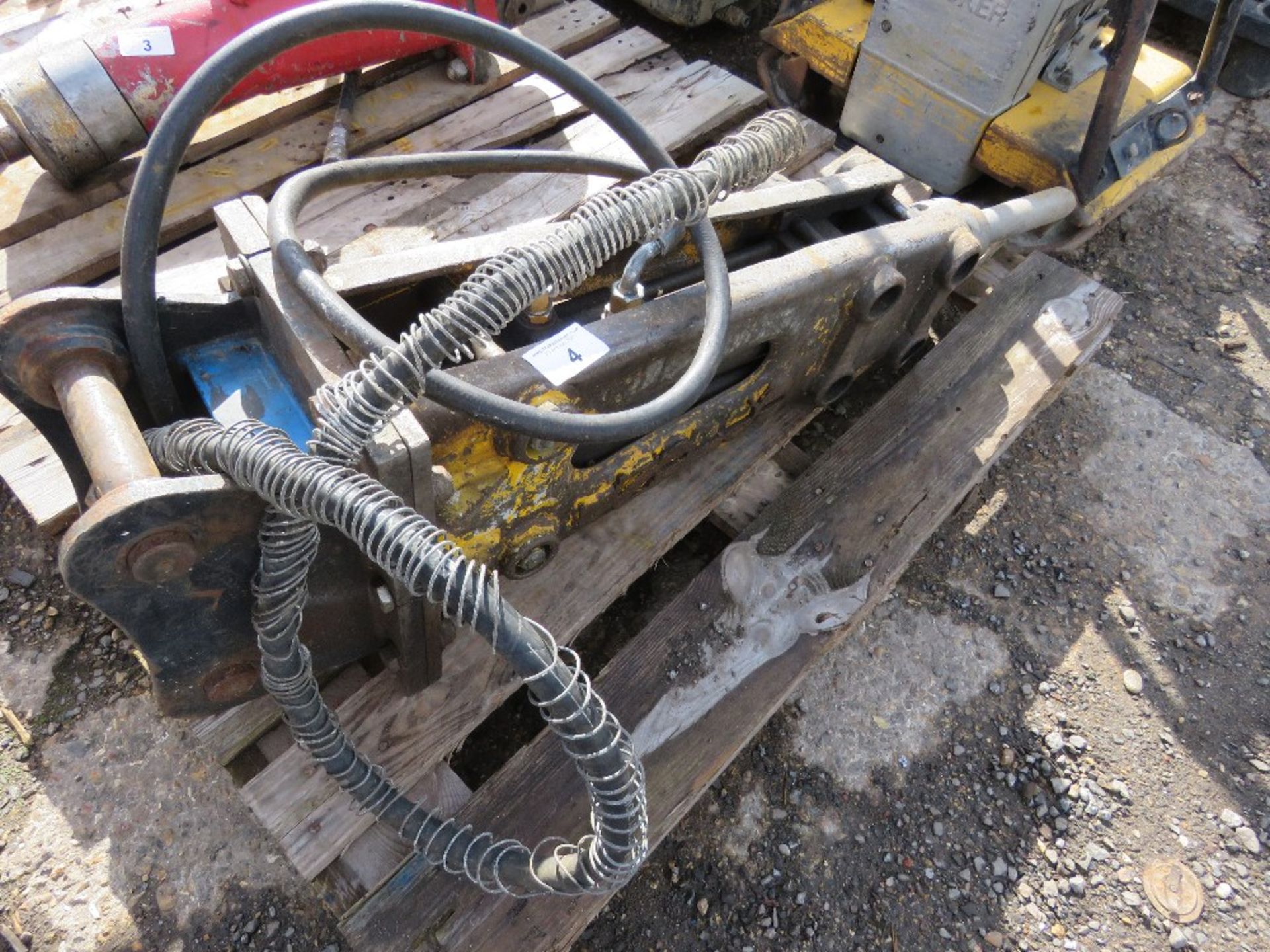 INDECO HYDRAULIC EXCAVATOR BREAKER ON 35MM PINS.