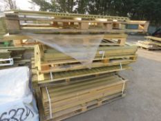 STACK OF ASSORTED FENCING PANELS, 17NO IN TOTAL APPROX.