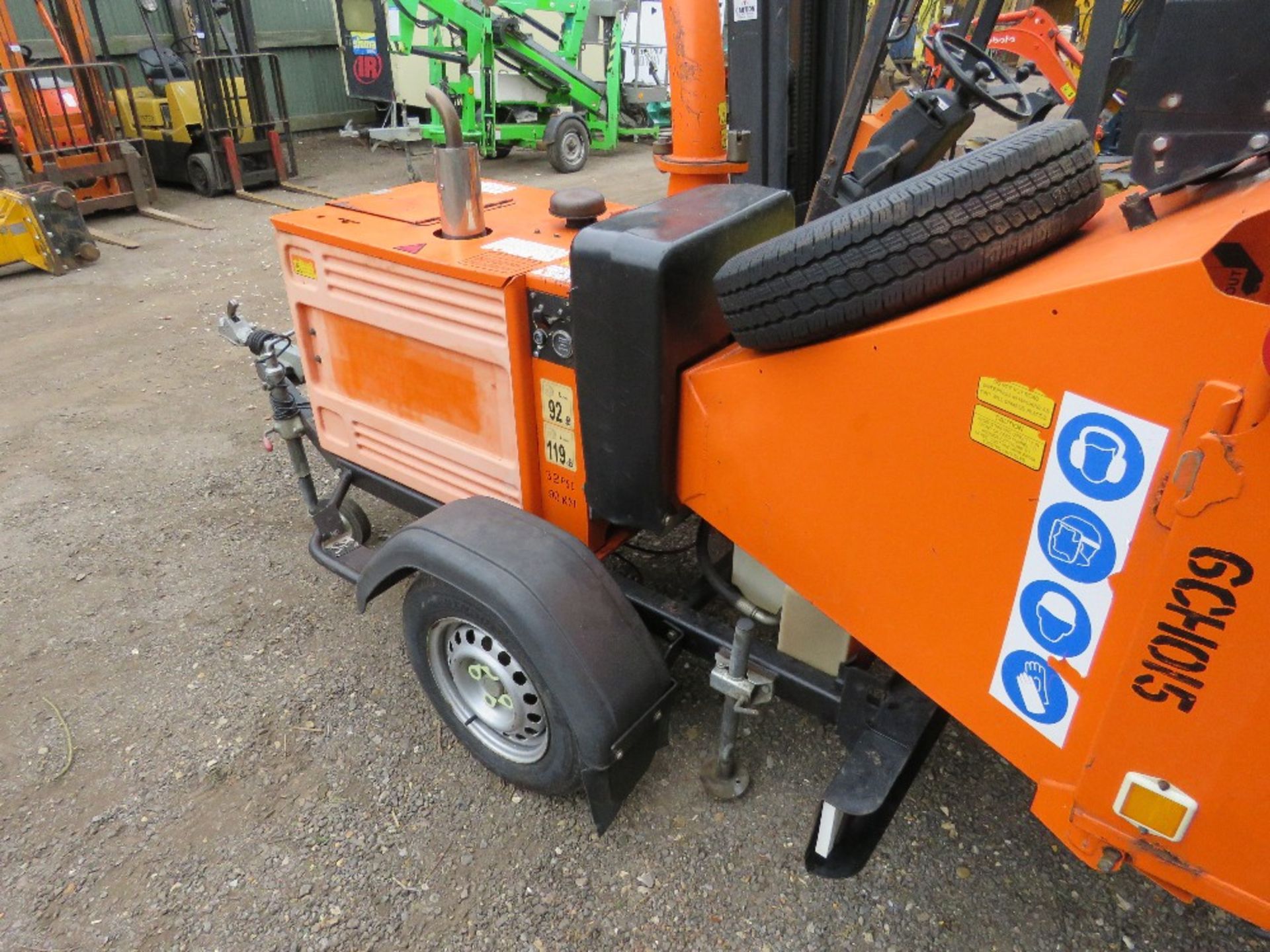 TIMBERWOLF TW150DHB TOWED CHIPPER UNIT, 6" RATED, YEAR 2014. DIRECT FROM LOCAL COMPANY AS PART OF TH - Image 8 of 10