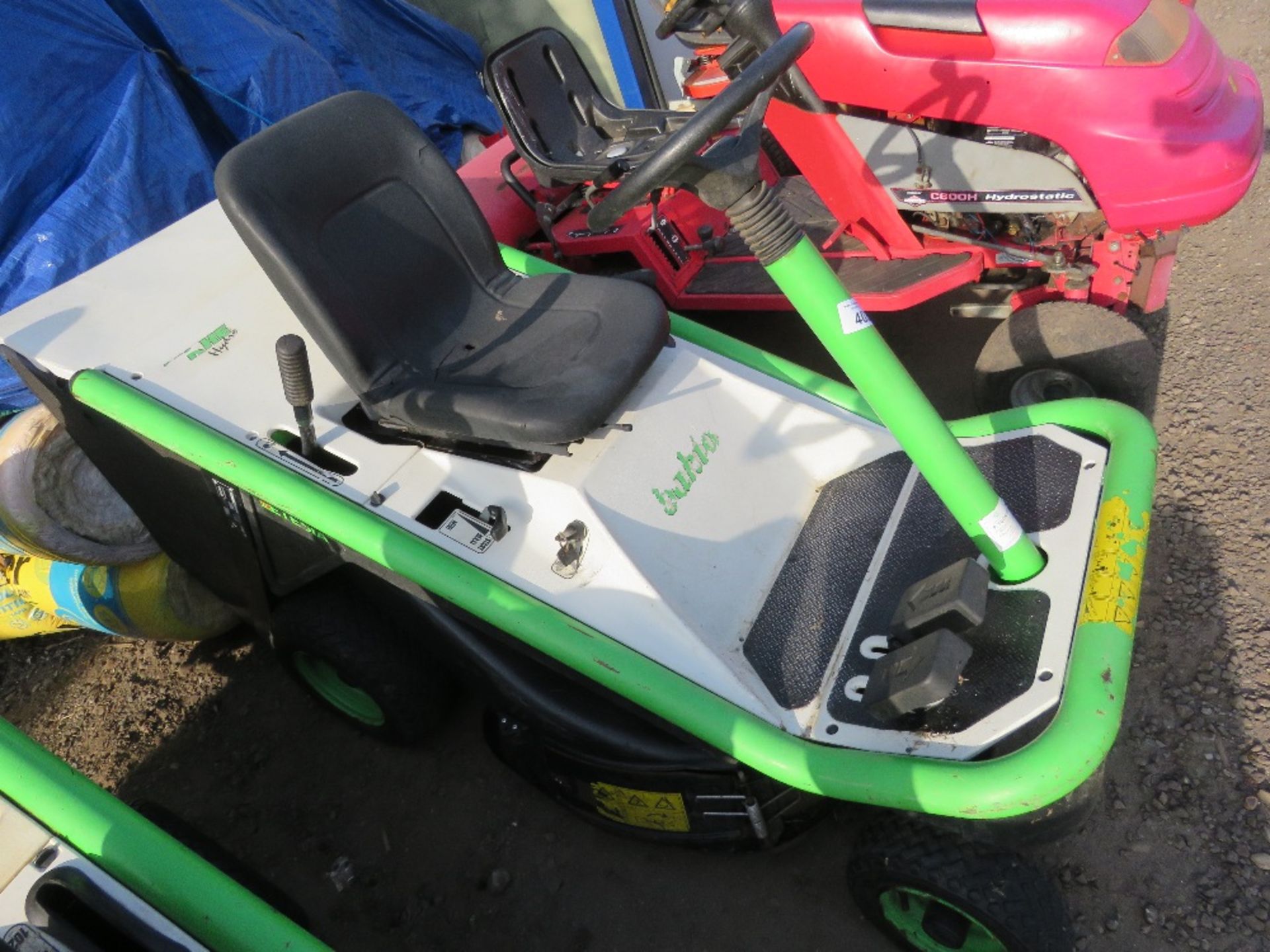 ETESIA RIDE ON MOWER WITH REAR COLLECTOR. PETROL ENGINED. - Image 2 of 2