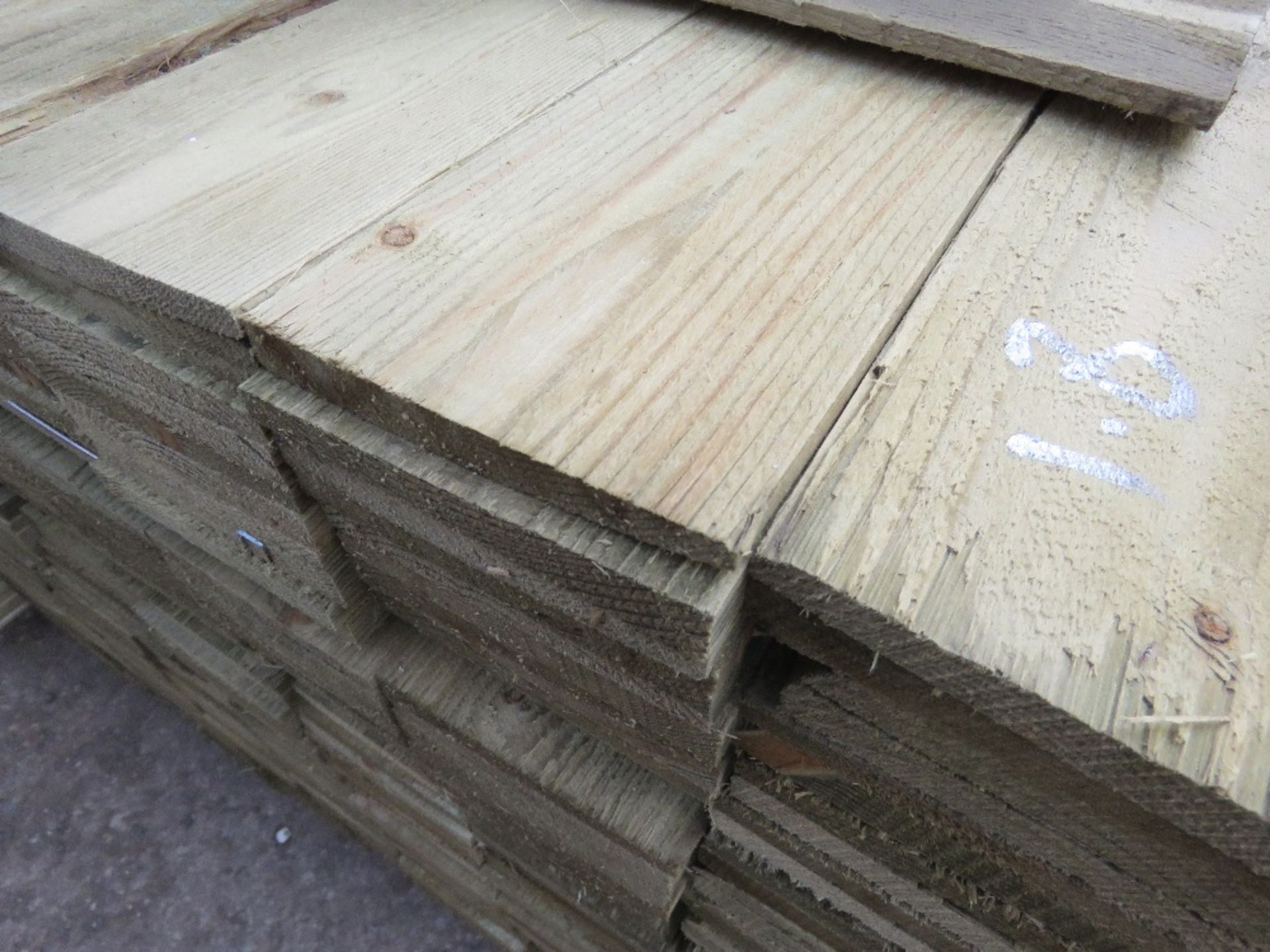 LARGE PACK OF PRESSURE TREATED FEATHER EDGE FENCE CLADDING BOARDS. 1.8M LENGTH X 100MM WIDTH APPROX. - Image 3 of 3