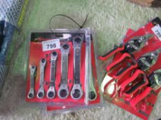 2 X SETS OF RATCHET SPANNERS.