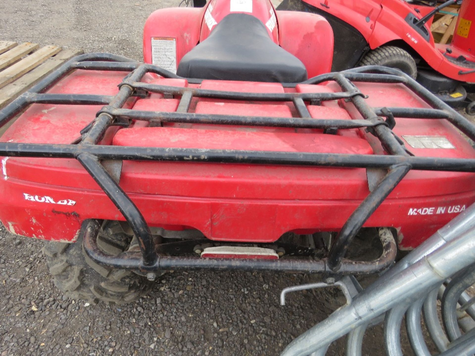 HONDA FOURTRAX 2WD 200 TYPE 11 QUAD BIKE. WHEN TESTED WAS SEEN TO RUN, DRIVE AND BRAKE. - Image 3 of 4