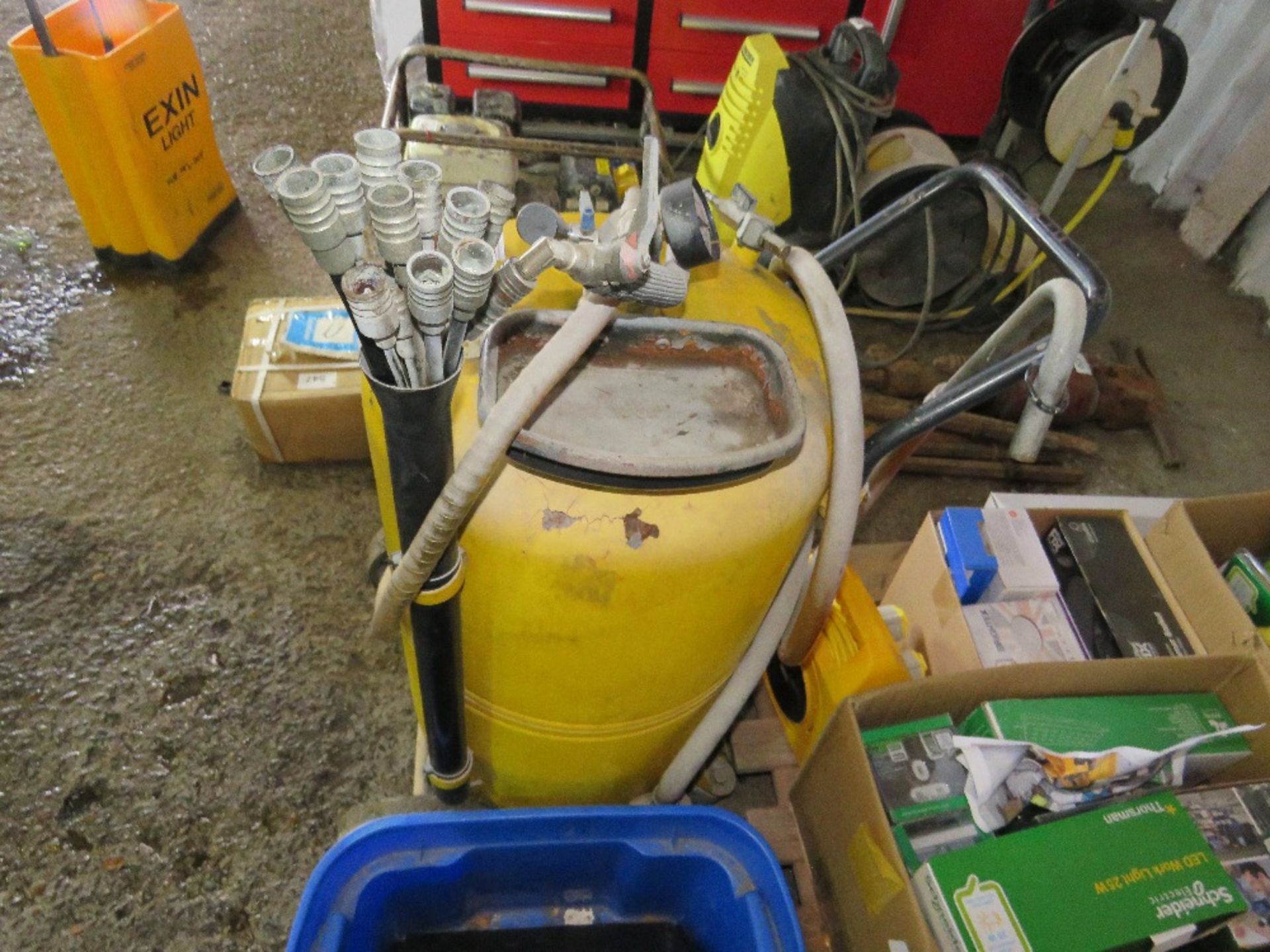 VEHICLE DEPOLUTION / FLUID DRAINING UNIT WITH ACCESSORIES. - Image 2 of 3