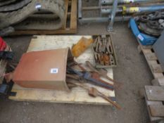PALLET CONTAINING PICKAXE HEADS PLUS BUCKET TEETH. SOURCED FROM DEPOT CLOSURE.